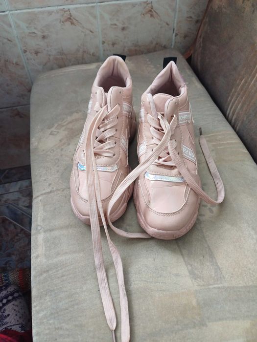 Дамски маратонки