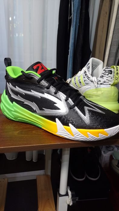 Adidasi Puma originali in cutie.