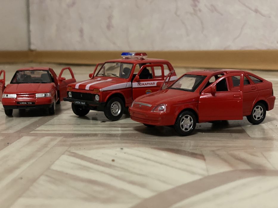 Продам детские машинки