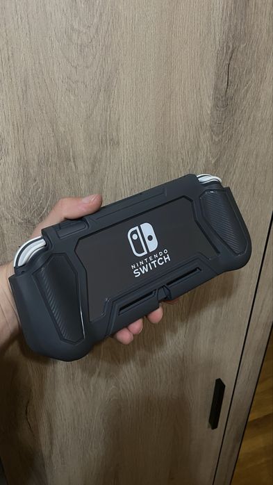 Nintendo Switch Lite Grey – отлично състояние + много аксесоари Orzly + Micro SD 64GB (A2/ u10)