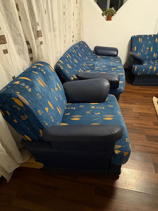 Mobilier living: canapea + două fotolii – confortabile, stare bună