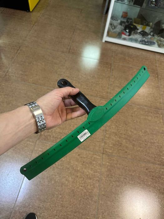 Водосгон для  автомобиля Vikan