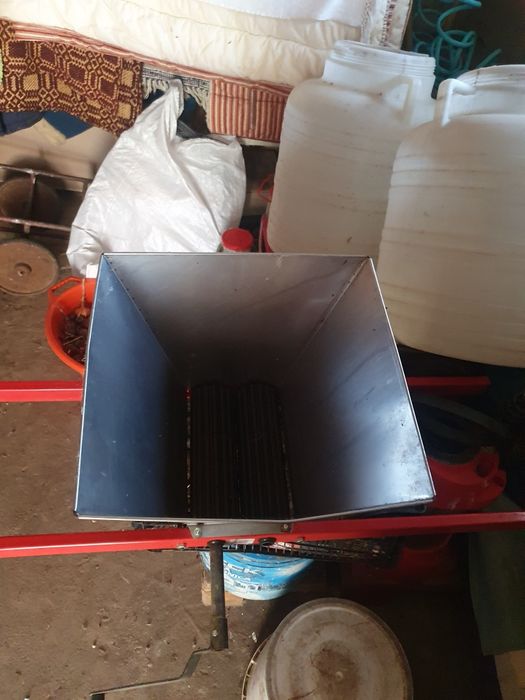 Vând diverse pentru vin..