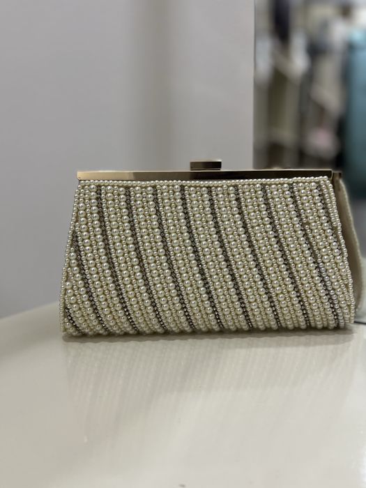 Женский клатч-кошелек с жемчугами