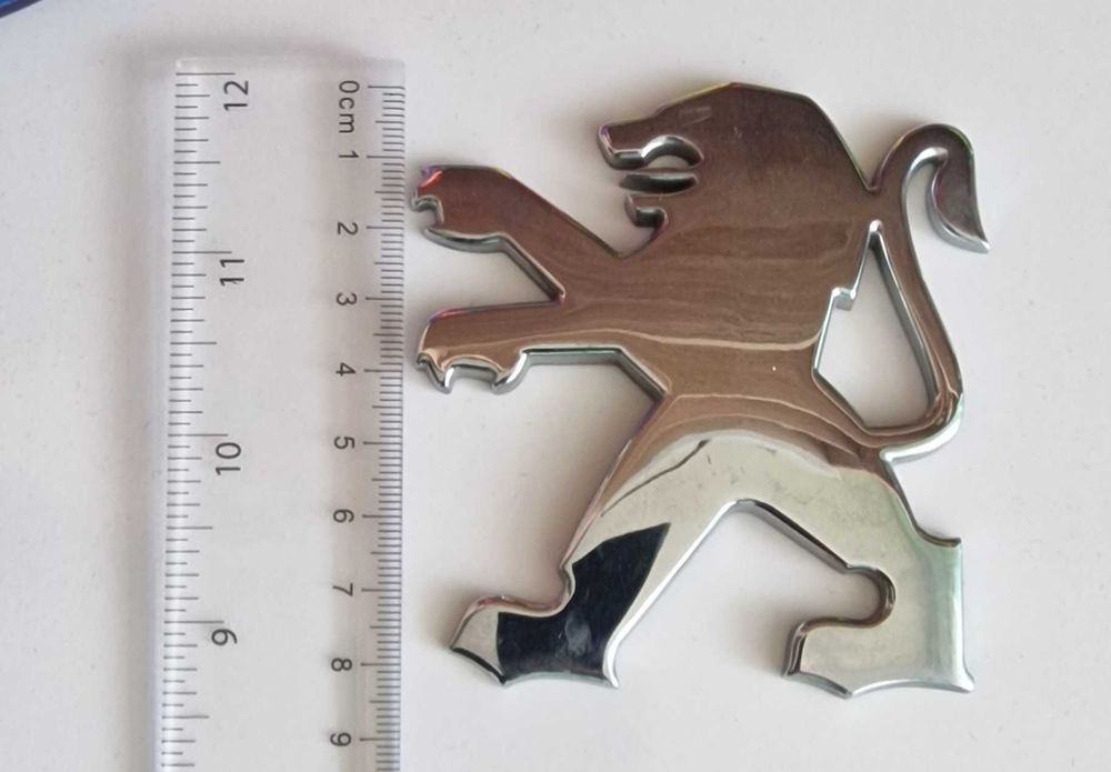 Емблема за Пежо...