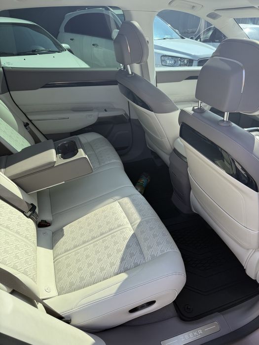 Srochna Zeekr 7X full sotiladi