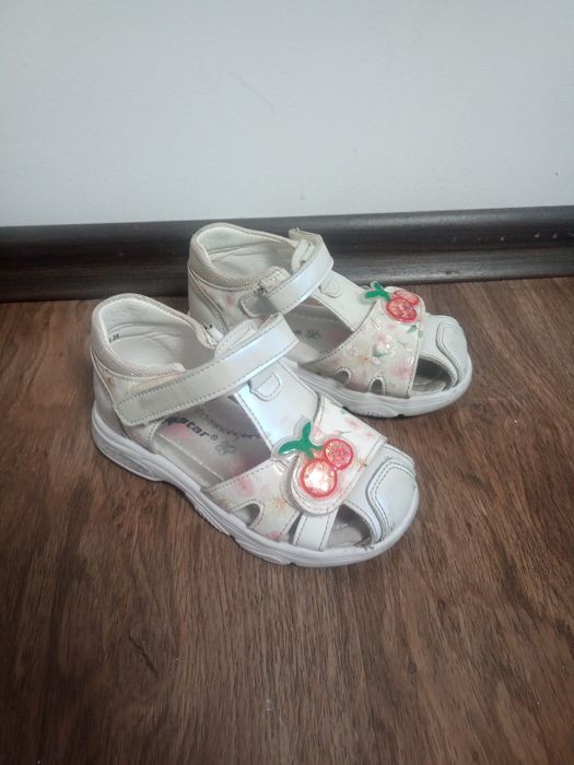 Детски сандали за момиче