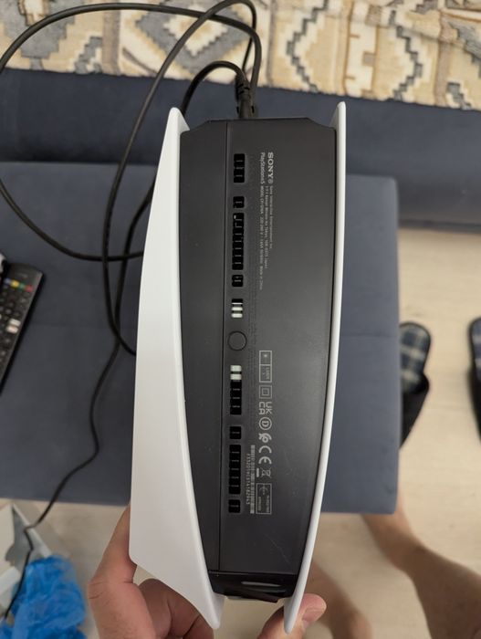 Продам Playstation 5 , совершенно новая