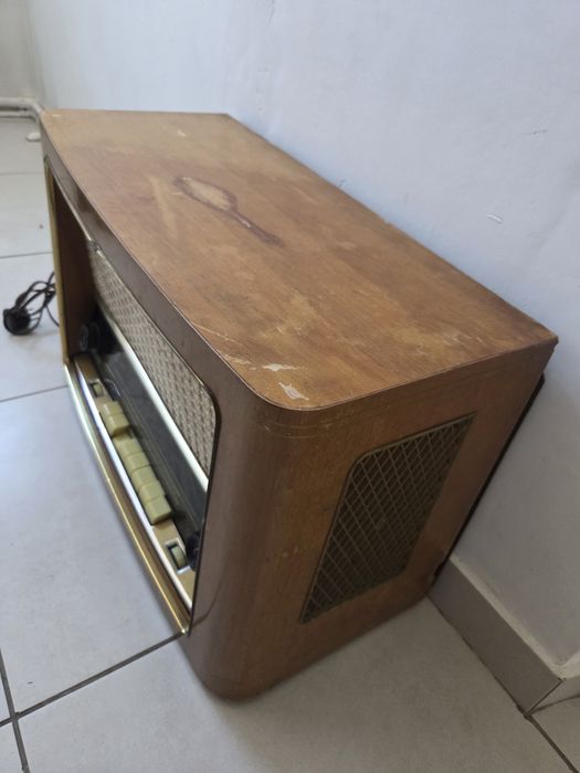 Radio pe lampi Saba functional