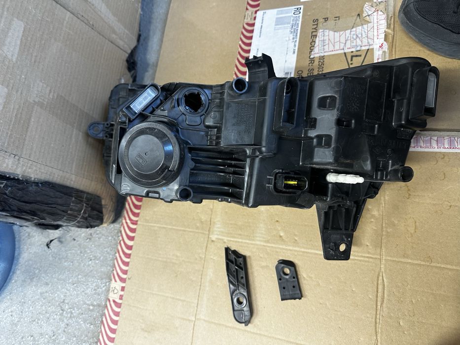 Far dreapta full led dacia duster 3.dacia bigster.cod:260107725.R.