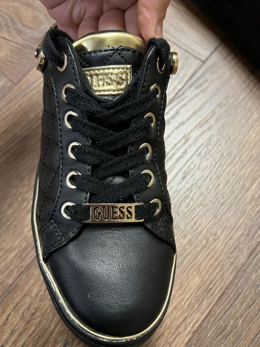 Кецове Guess.
