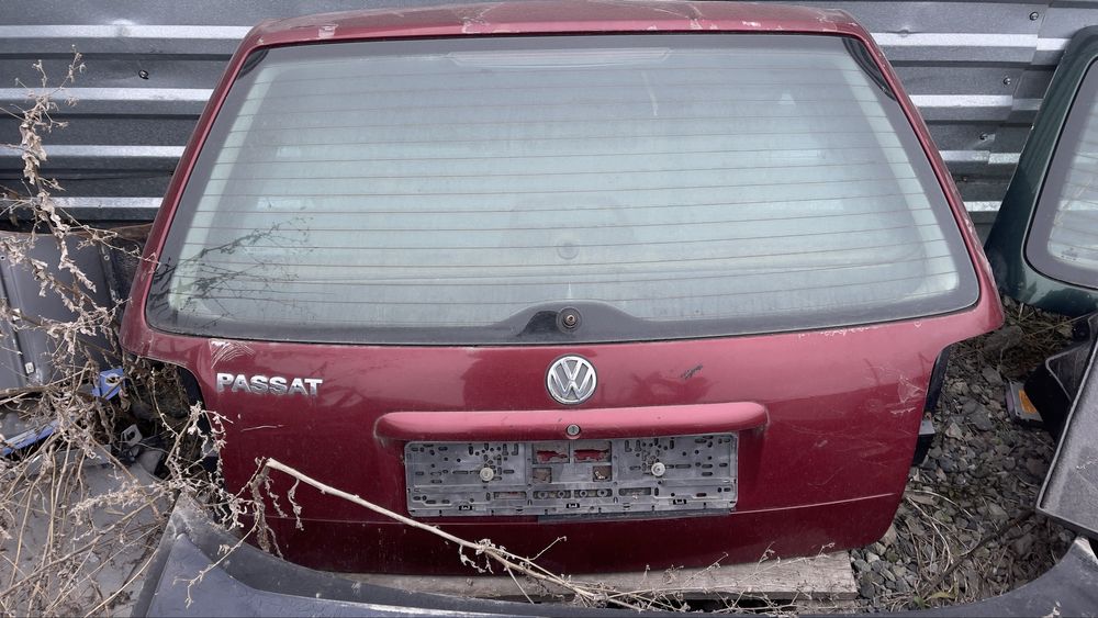 Крышки багажника Мерседес Фольксваген БМВ