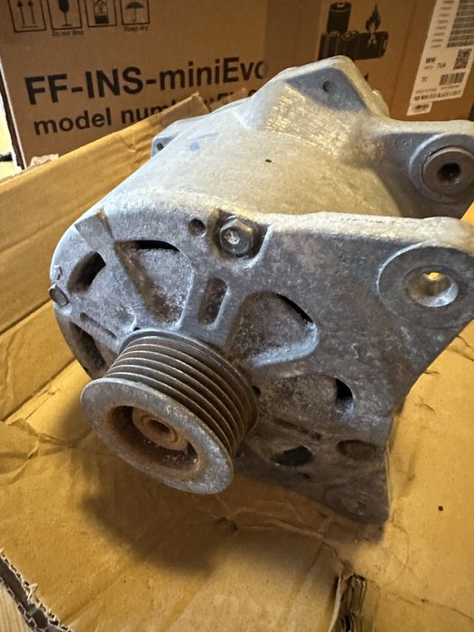 Продавам Алтернатор Динамо става за някой модели на vag групата,Q7