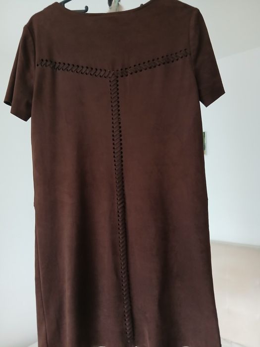 Rochie dreapta impecabila din catifea Bershka