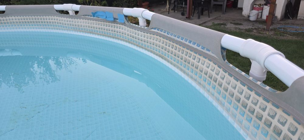 Vând piscină Intex