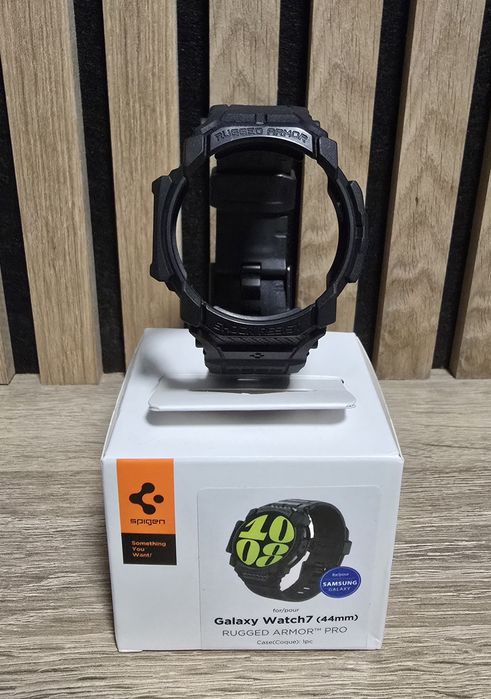 Spigen Rugged Armor Pro калъф с каишка за Samsung Galaxy Watch 7