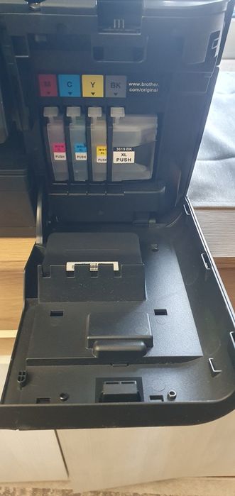 Скенер и цветен принтер А3  Brother MFC-J5330