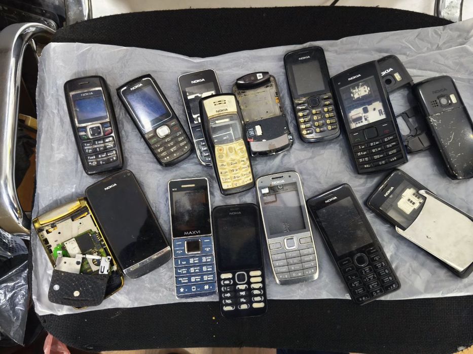 старые телефоны eski telefonlar