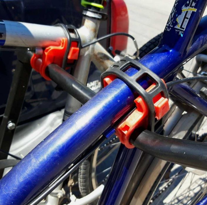 Вело стойка за багажник на автомобил с теглич - 3 велосипеда.