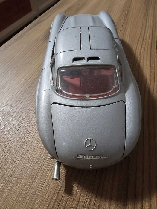 Machete masini metalice Mercedes