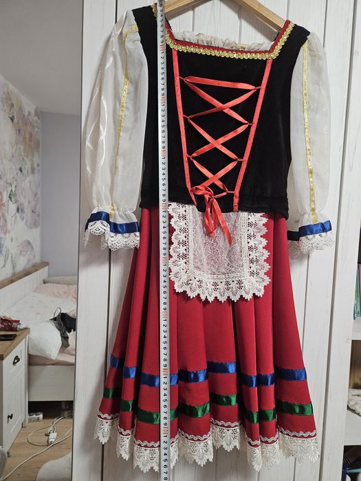 Унгарска рокля за характерни танци