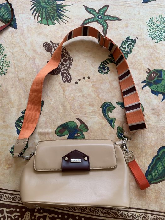 Дамски чанти и раници