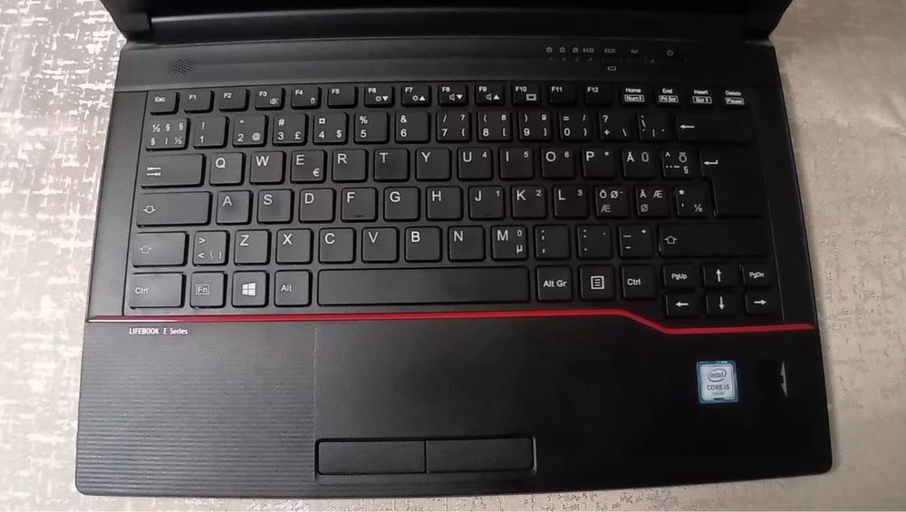 Лаптоп Fujitsu Lifebook E546