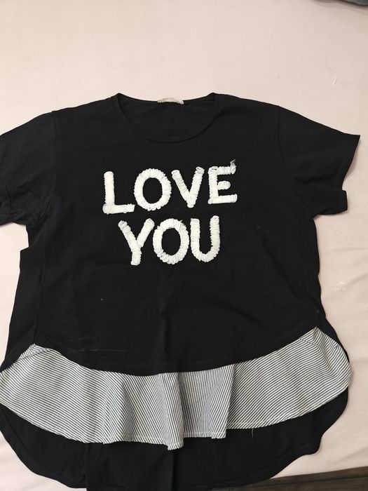 Продавам блуза с къс ръкав