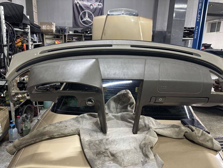 Продам панель от мерс w202