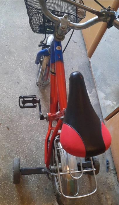 Bicicleta copii 5-6 ani cu roti ajutătoare