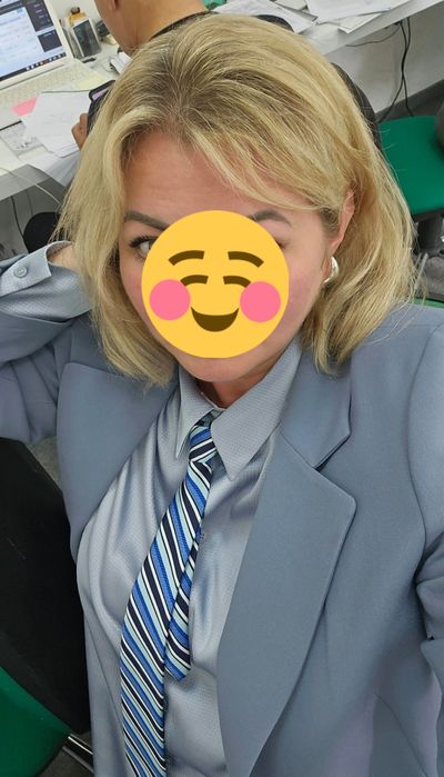 Дамски костюм - сако и панталон