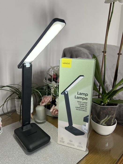 Lampa de birou reincarcabila si pliabila