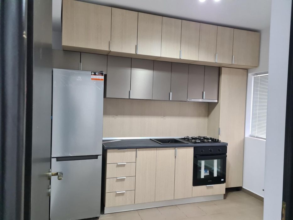 Ofer spre inchiriere casa
