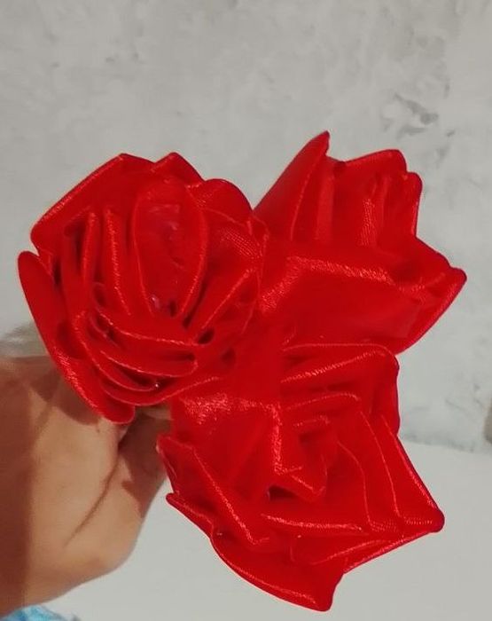 Розы из атласной ленты Петропавловск