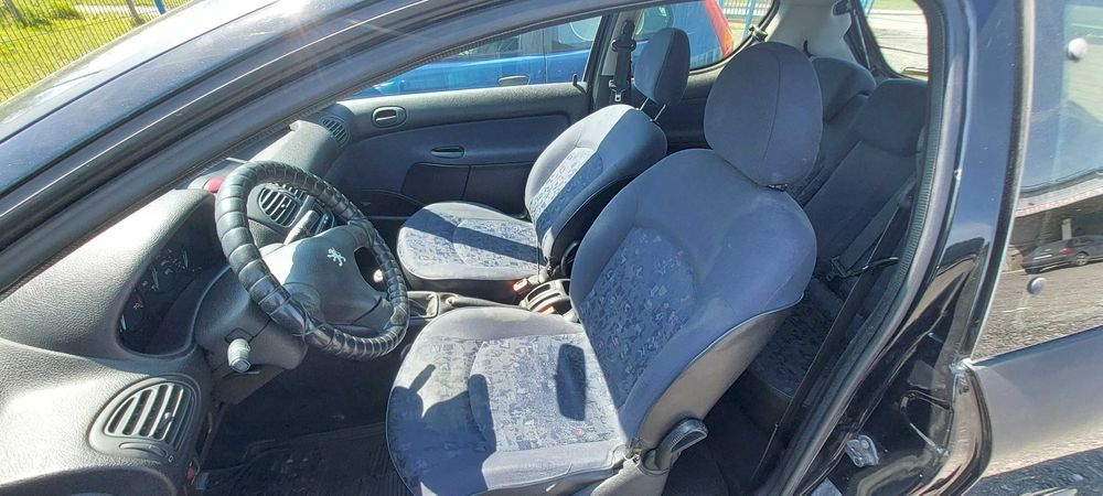 Peugeot 206 hatchback
