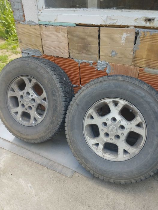 Гуми с джанти 245/75R16 за Jeep Grand cherokee