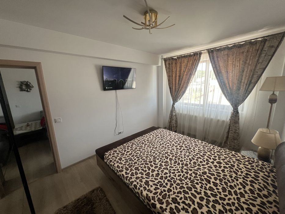 Închiriez apartament cu 2 camere bloc nou loc parcare inclus/Trivale magic