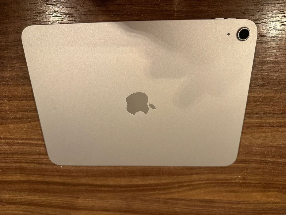 Продавам таблет APLLE