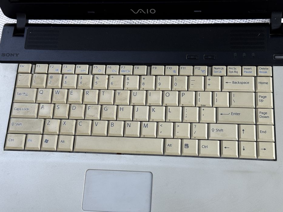 Лаптоп Sony VAIO PCG-7A2L Intel Pentium M 730 1.6GHz