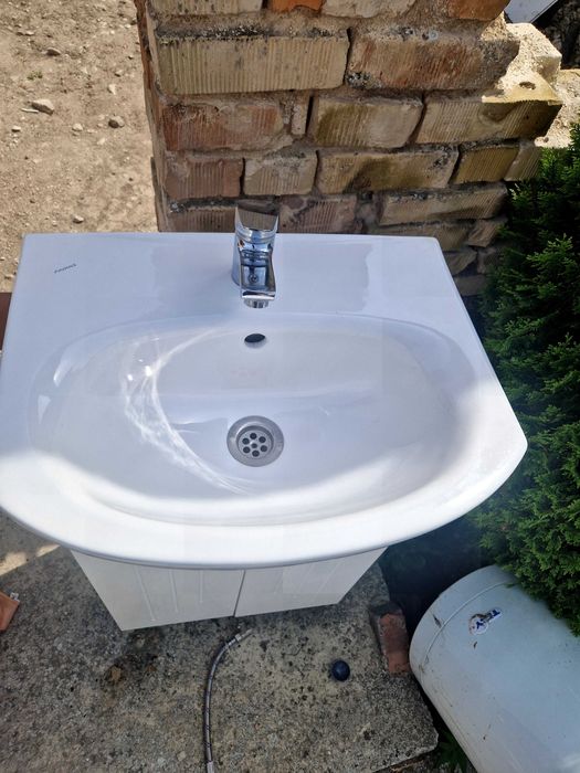 Бойлер с шкаф и мивка