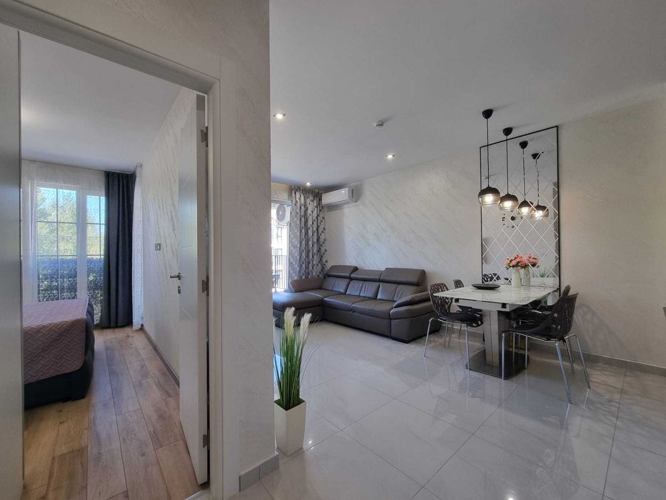 Продава се Двустаен апартамент в к.к. Слънчев бряг - 60 кв.м за 1750 €/кв.м - Снимка #3