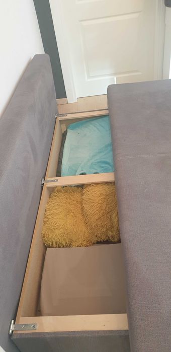 Vand canapea extensibila mobexpert 990 ron negociabila. Cumparata cu 2196ron. DE RECUPERAT IN CONSTANTA.