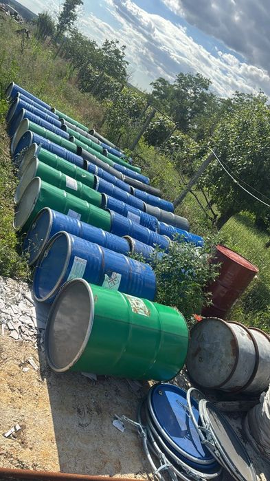 Butoaie cu capac detașabil sau doar cu buson