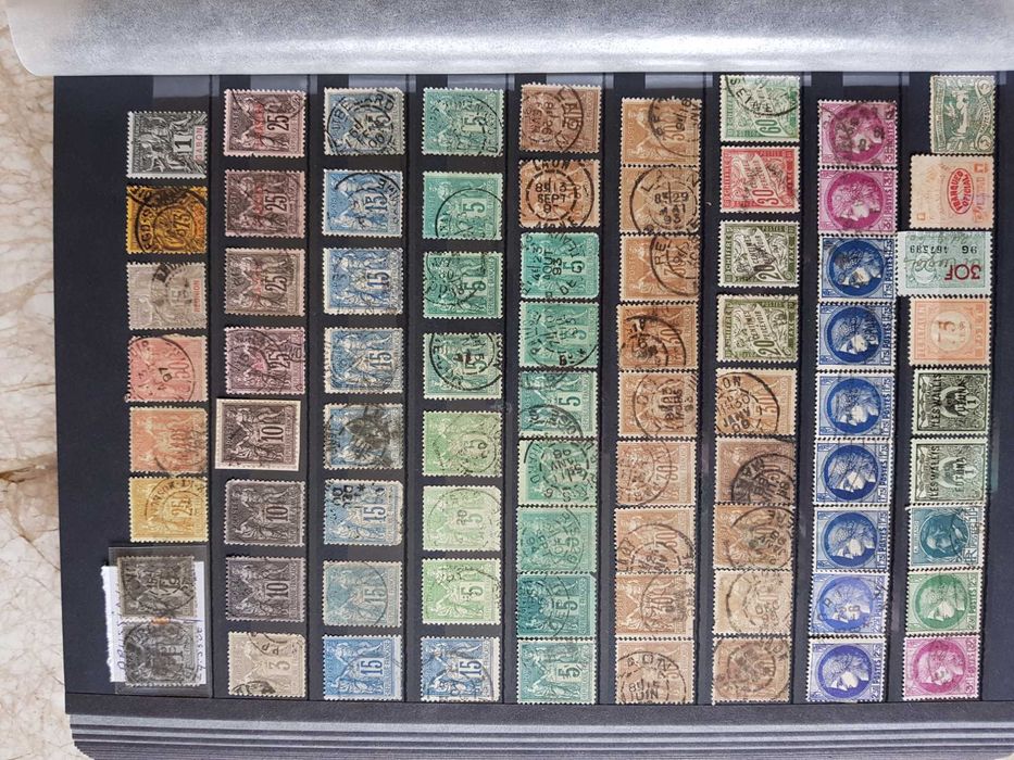 Vând o colecție din 8000 buc, 12 buc. cu eroare, TIMBRE POŞTALE VECHI