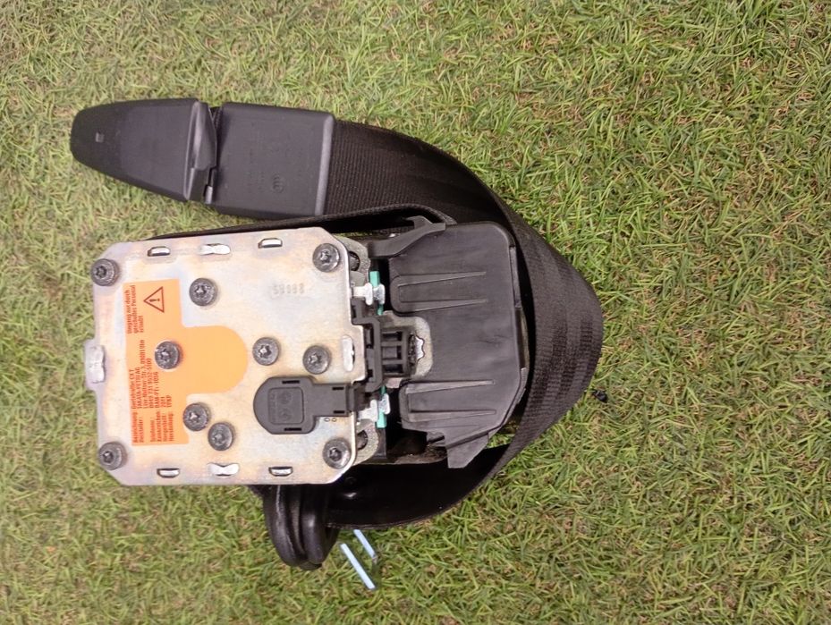 Centuri siguranță fata Audi A4 B8