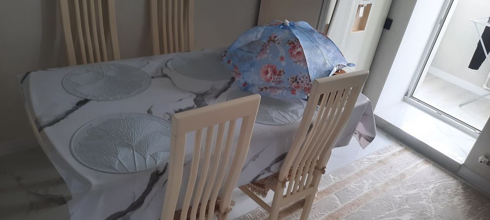 Продам кухонный стол