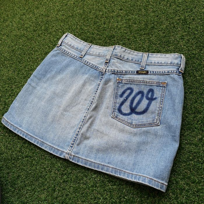 Поли и панталонки LEVI’S, WRANGLER, LEE и други
