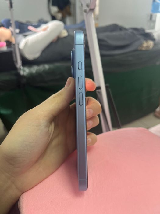 iPhone 17 сини с гаранти