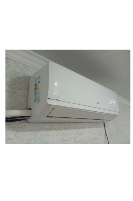 AUX ASW-H18A4/FXR1  без гарантия почти новый
