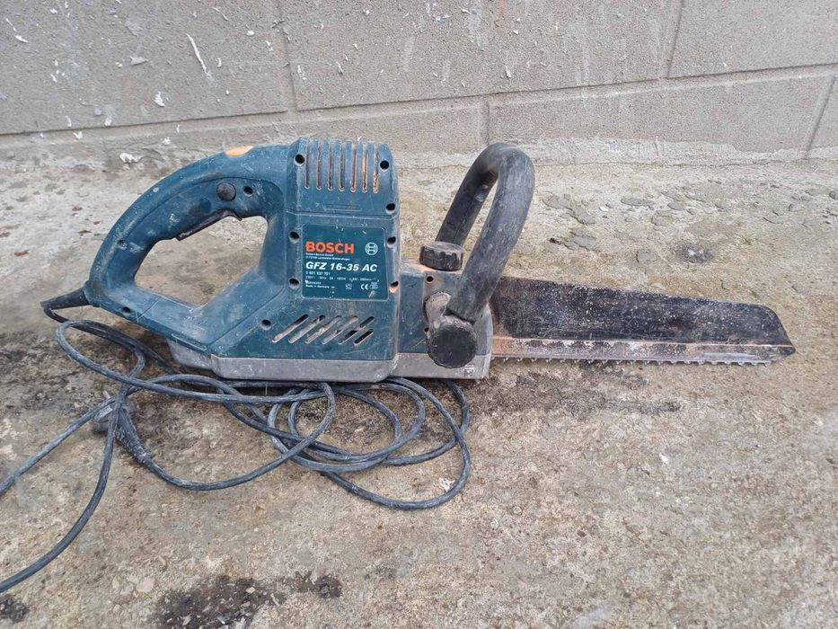 Тандемен трион de Walt и Bosch